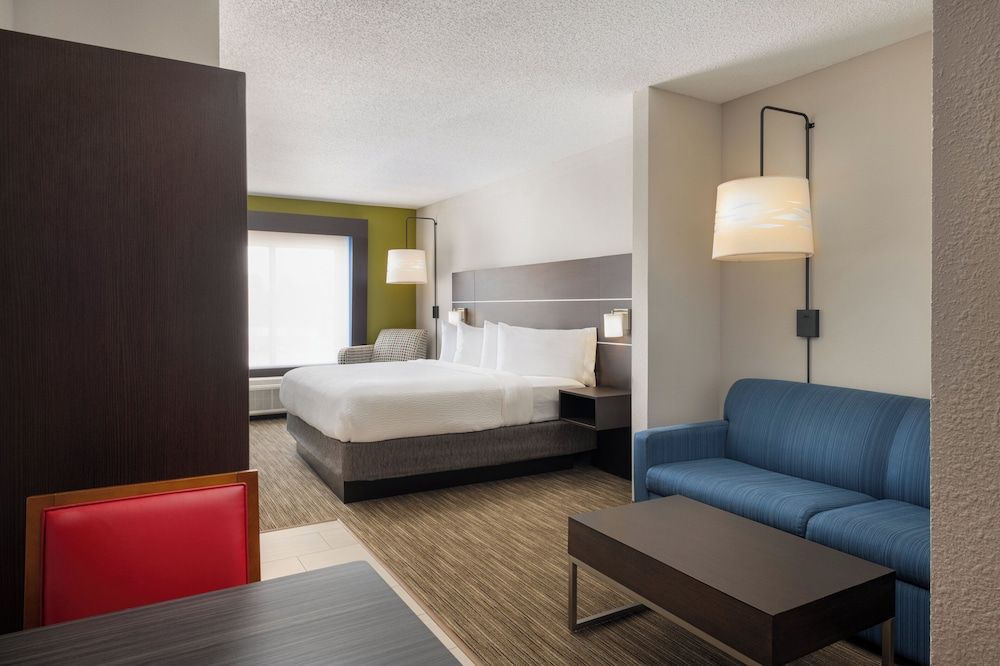 Suite, 1 King Bed