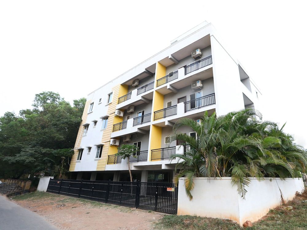 undefined OYO 24948 Golden Sands 5