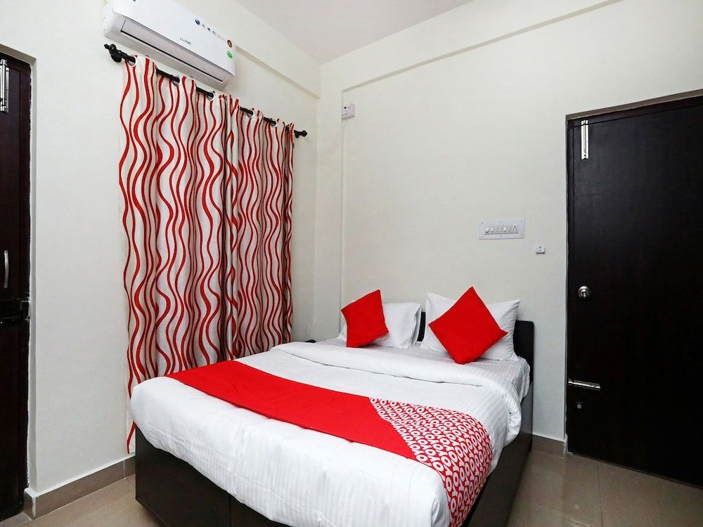 OYO 24948 Golden Sands Double Room, 1 Twin Bed 2