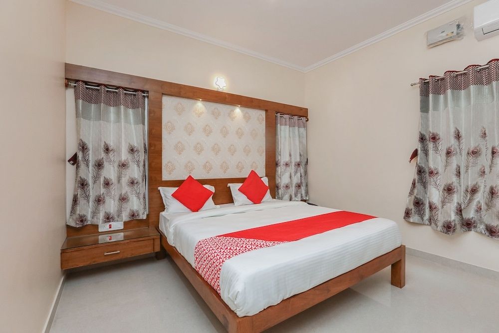 OYO 24264 Monisha Residency Standard Room