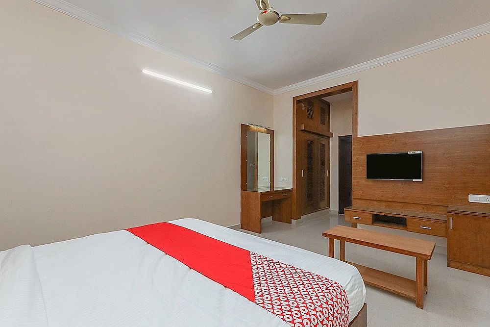 OYO 24264 Monisha Residency Standard Room 5