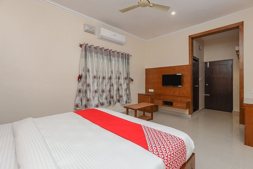 OYO 24264 Monisha Residency Standard Room 9