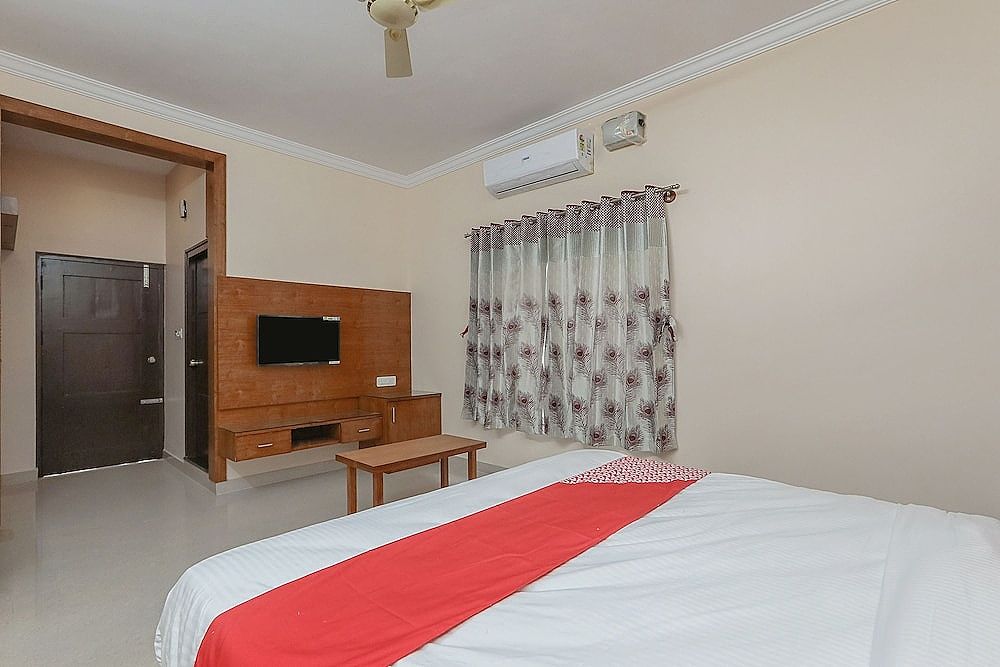 OYO 24264 Monisha Residency Standard Room 11