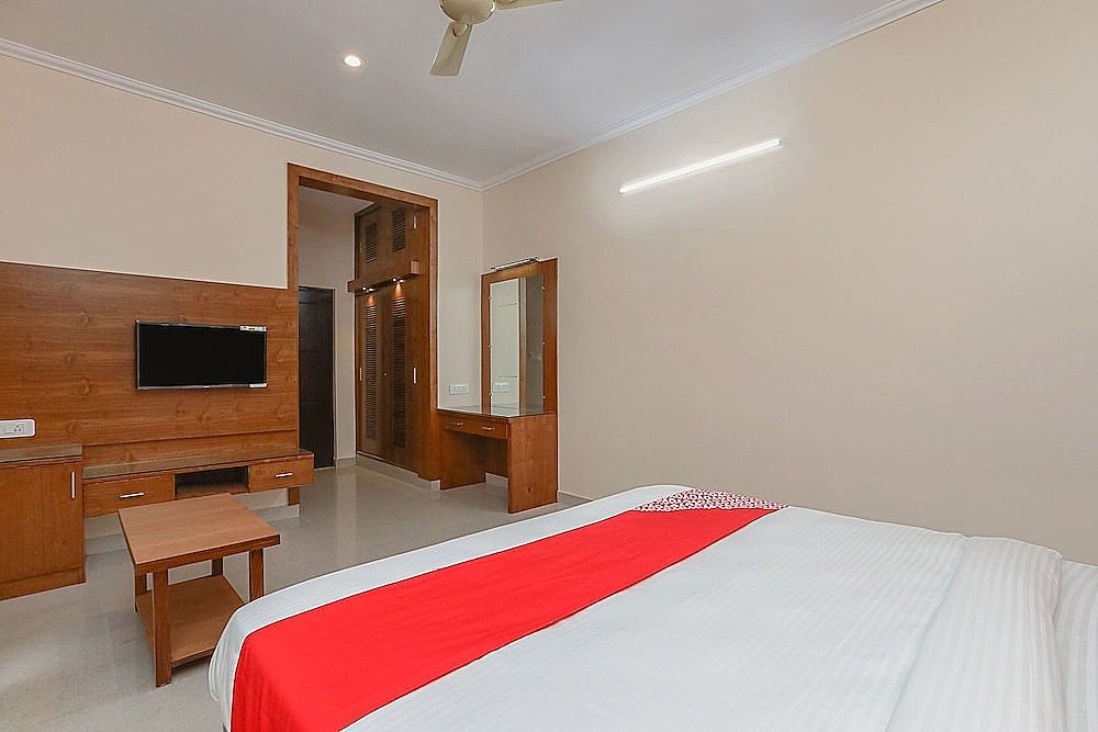 OYO 24264 Monisha Residency Standard Room 2