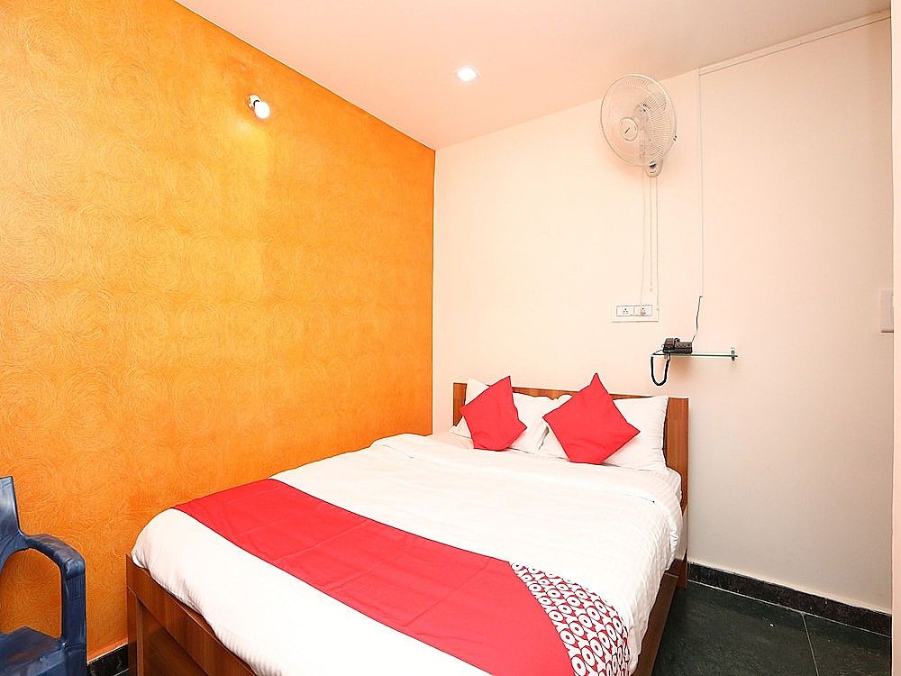 OYO 18348 V Wella Comforts Standard Room 2