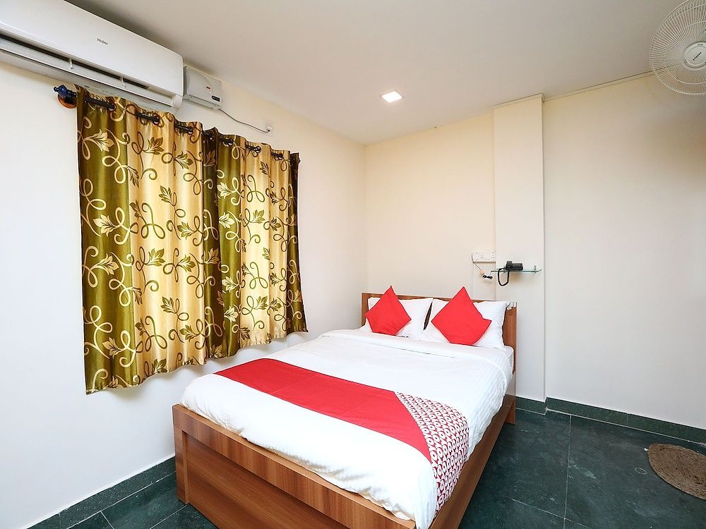 OYO 18348 V Wella Comforts Standard Room 5