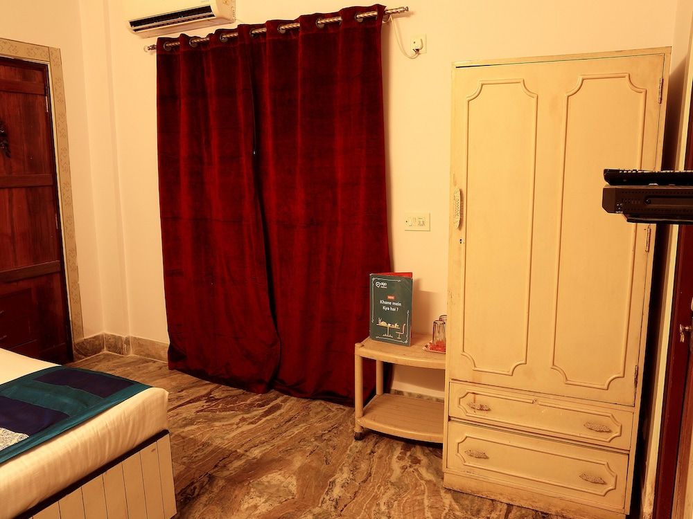 OYO 3634 Apartment RK Hospitality Double or Twin Room 10