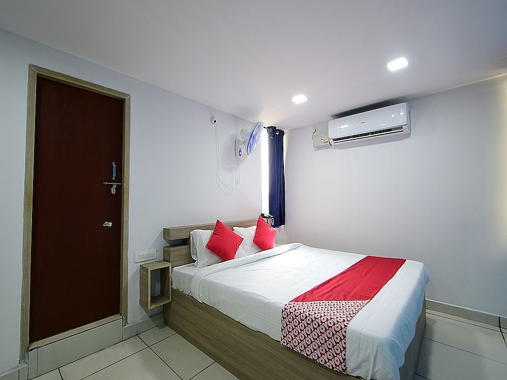 OYO 18487 V Wella Inn Standard Room 8