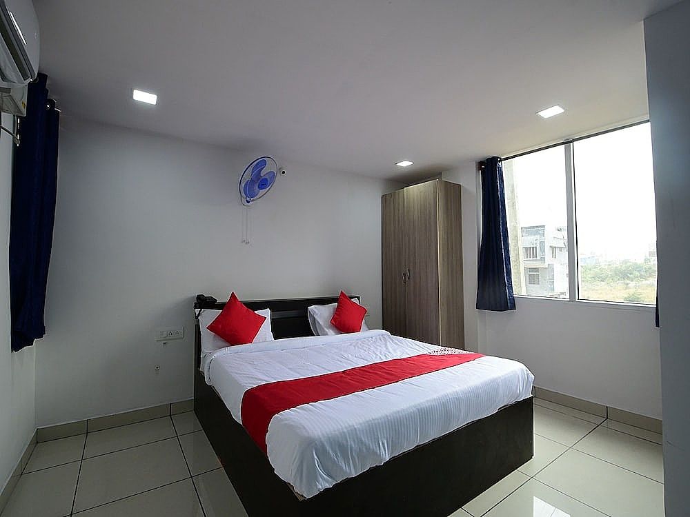 OYO 18487 V Wella Inn Standard Room 3