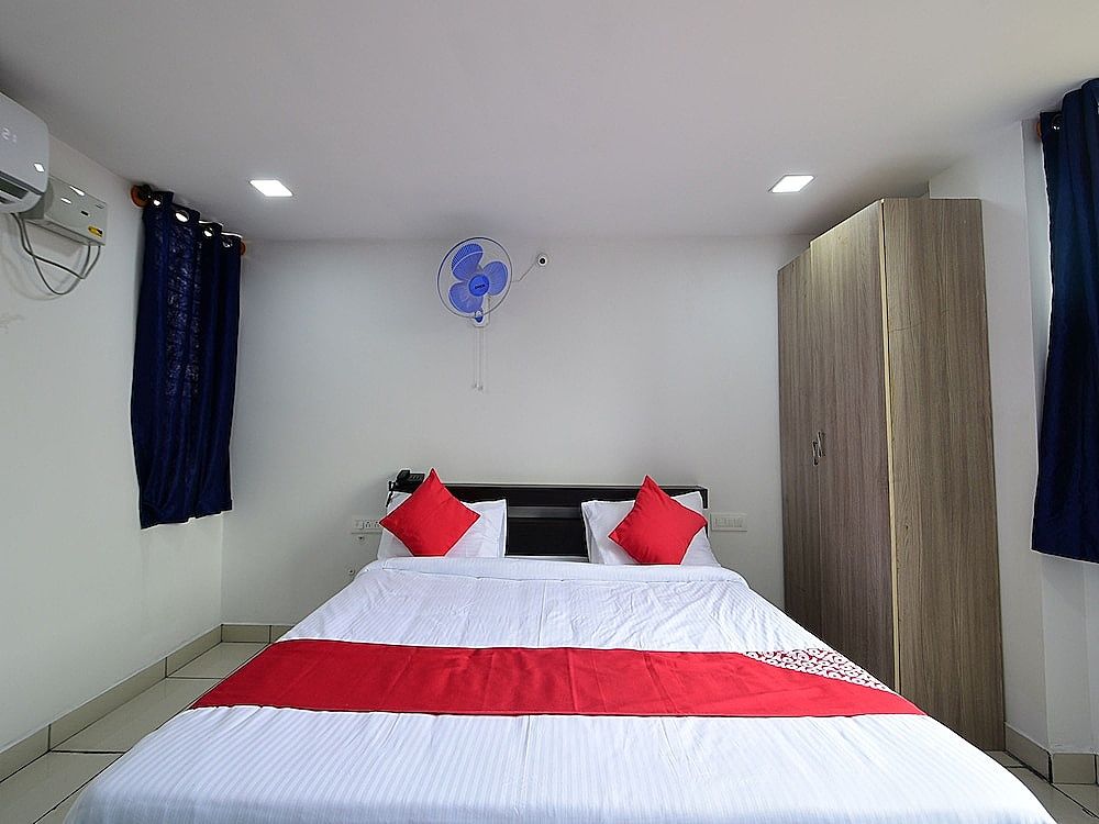 OYO 18487 V Wella Inn Standard Room 2