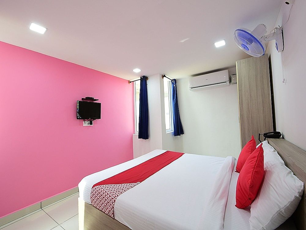 OYO 18487 V Wella Inn Standard Room