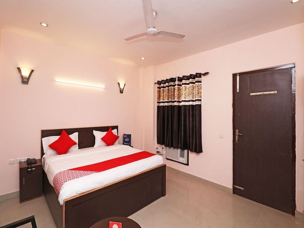 OYO 22560 The Repose Double or Twin Room