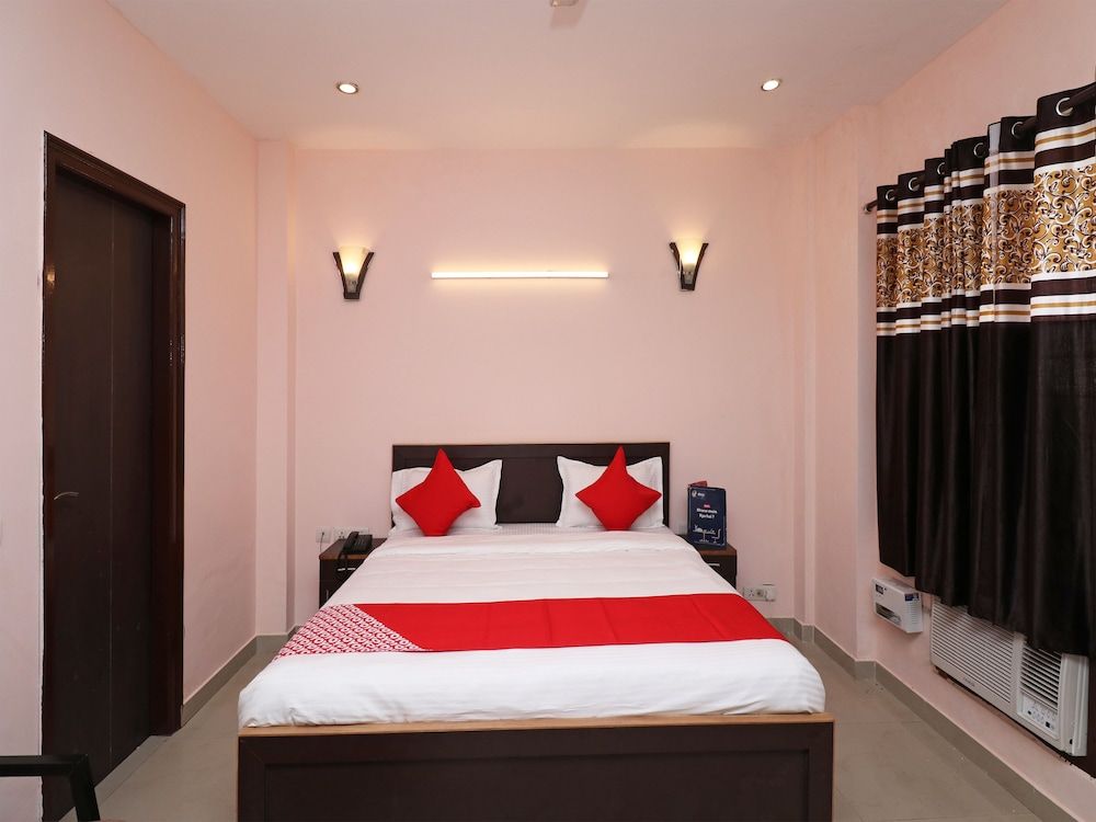 OYO 22560 The Repose Double or Twin Room 2