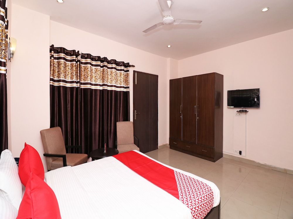 OYO 22560 The Repose Double or Twin Room 3