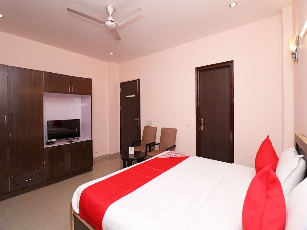 OYO 22560 The Repose Double or Twin Room 5