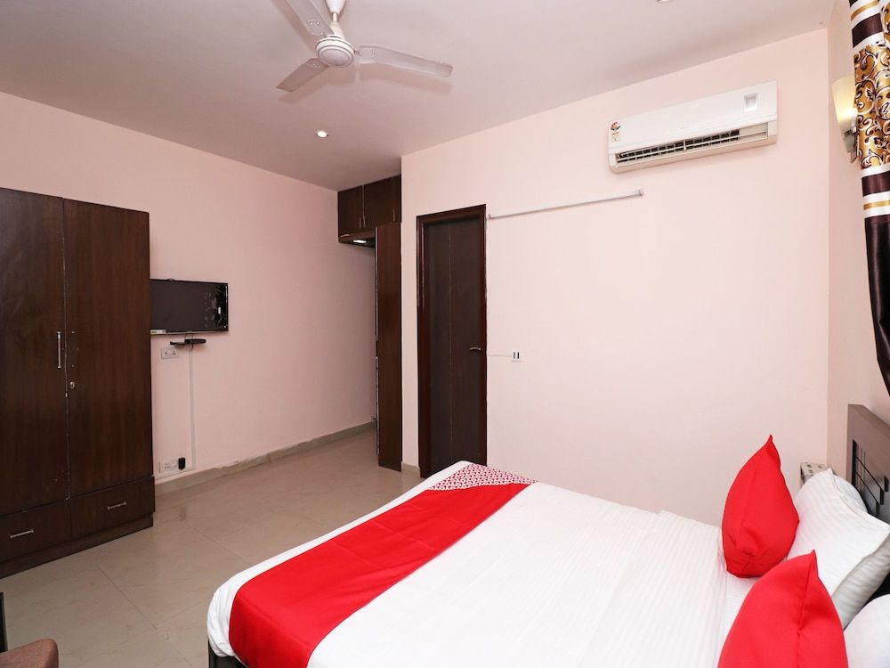 OYO 22560 The Repose Double or Twin Room 4