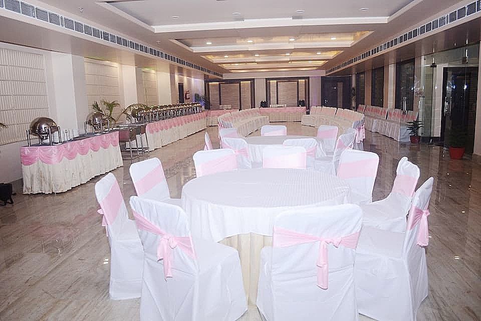 Food & Dining