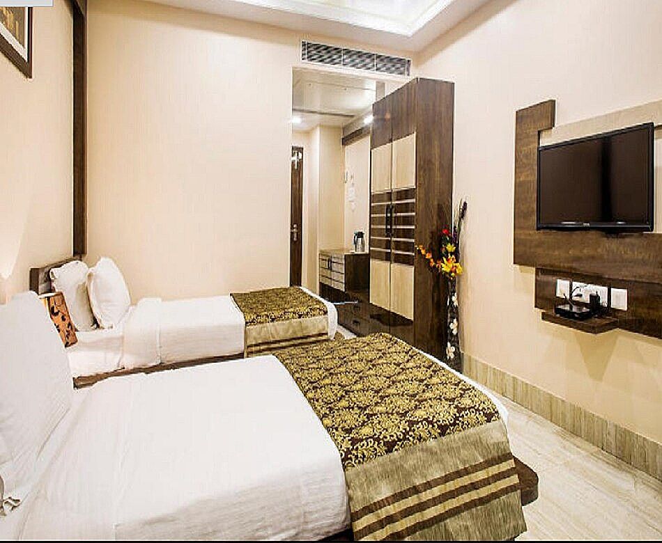 Hotel Madhuvan Palace Deluxe Room