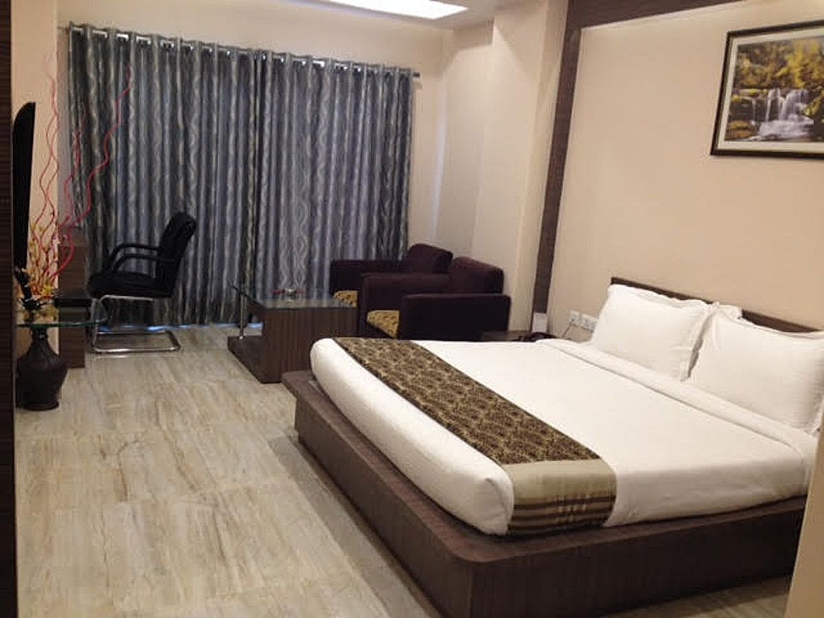 Deluxe King Room