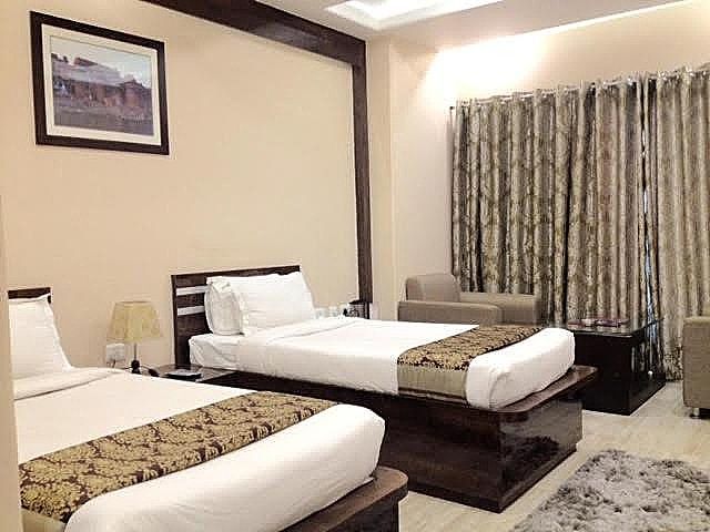 Hotel Madhuvan Palace Deluxe Room 2