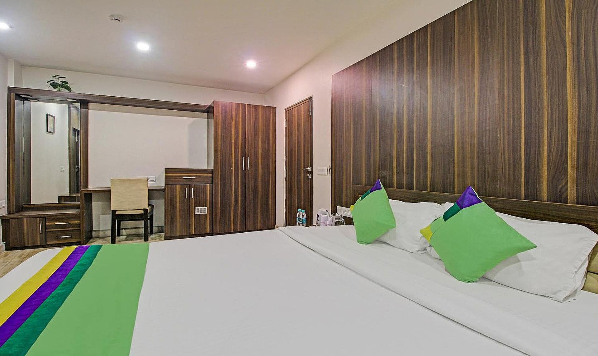 Economy Room