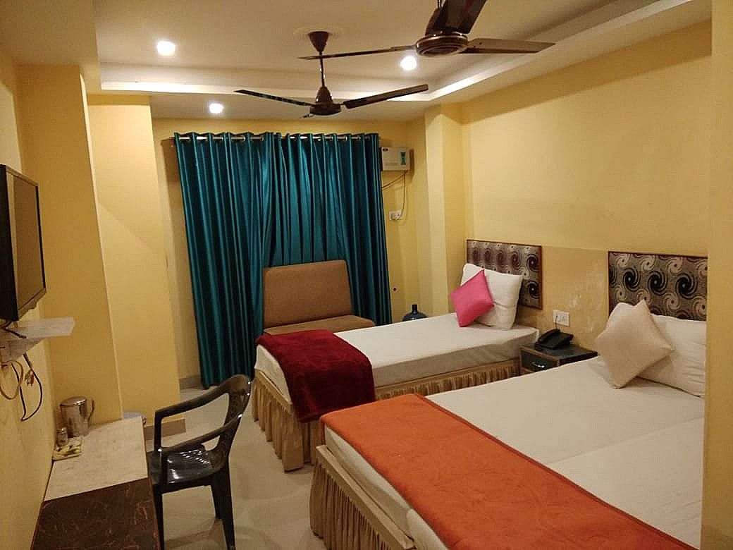 Air Conditioner Six Bedded Room