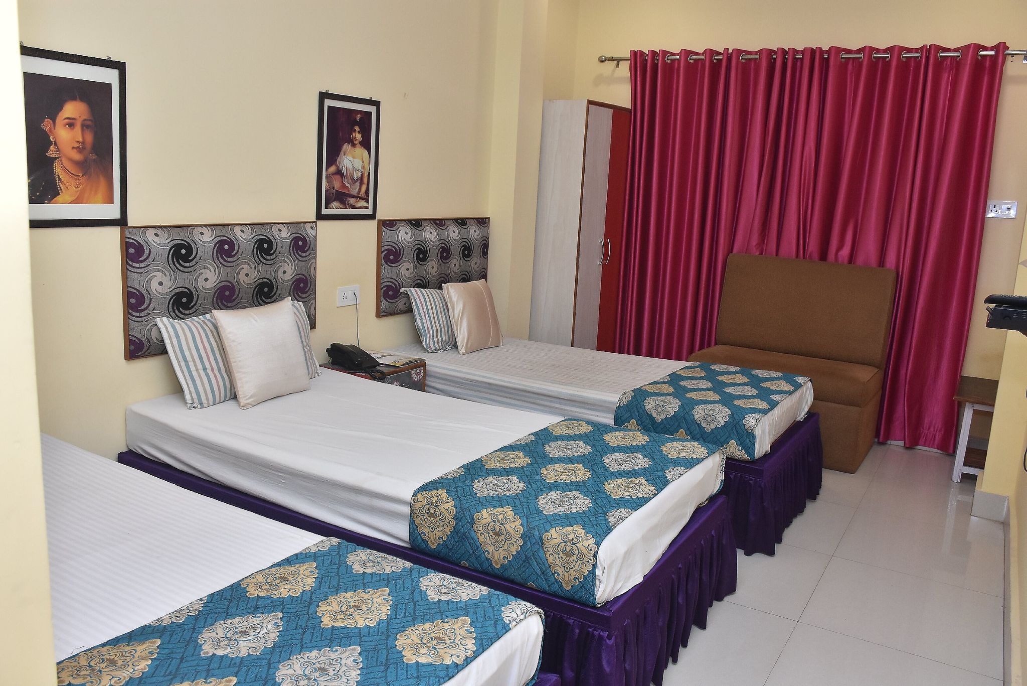 Air Conditioner Five Bedded Room