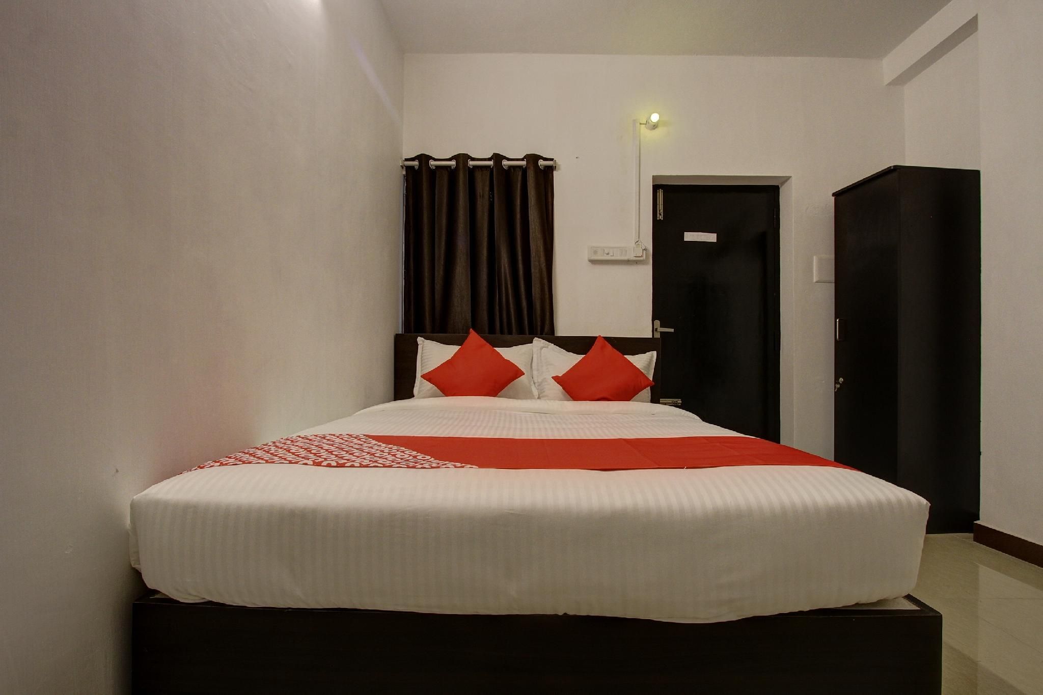 Hotel O roomz Saver Double Room 4