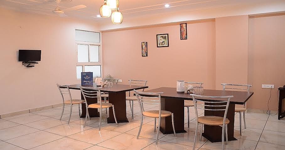 Food & Dining