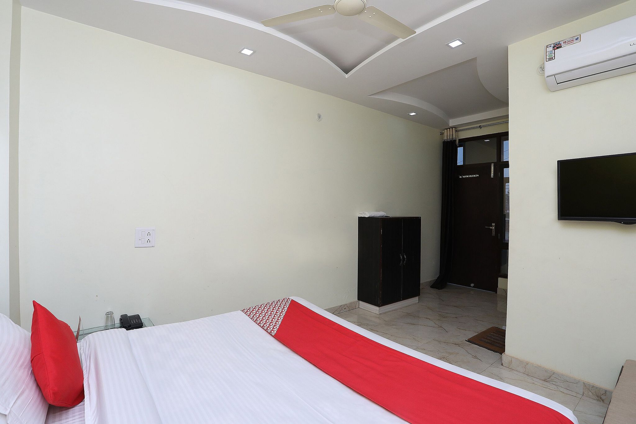 Flagship Hotel Us Residency Classic 8