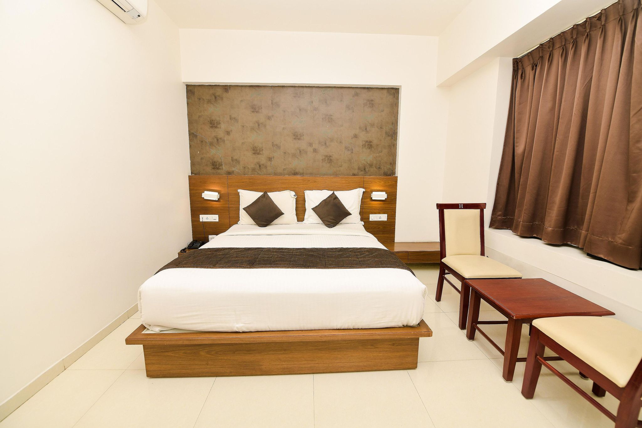 Heritage Inn Heritage Deluxe Room 3