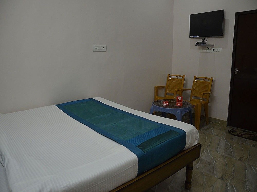 undefined OYO 7622 Varanasi Stays 8