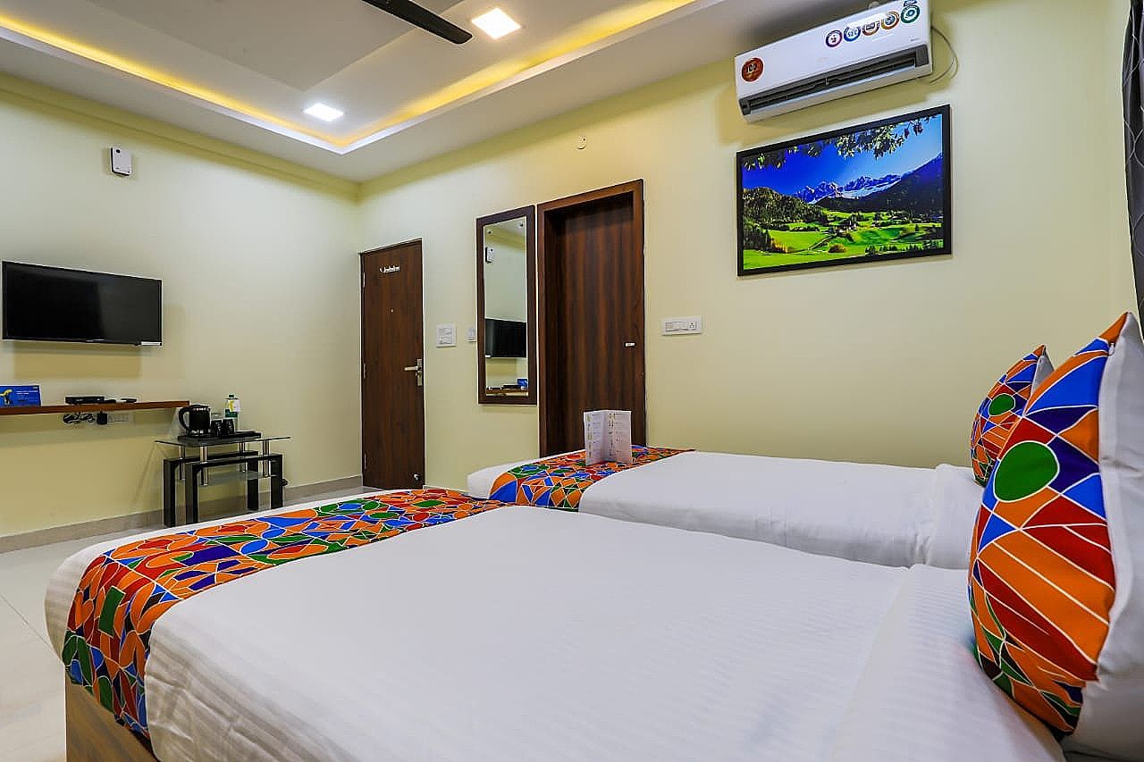 SUVARNA SUITES Standard room 3