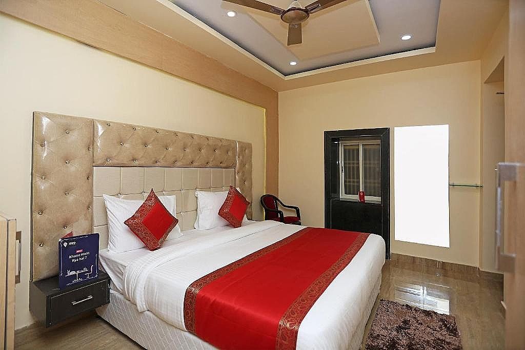 OYO 15530 Hotel G S Residency Deluxe Triple Room