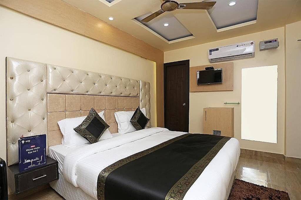 OYO 15530 Hotel G S Residency Classic Triple Room 5