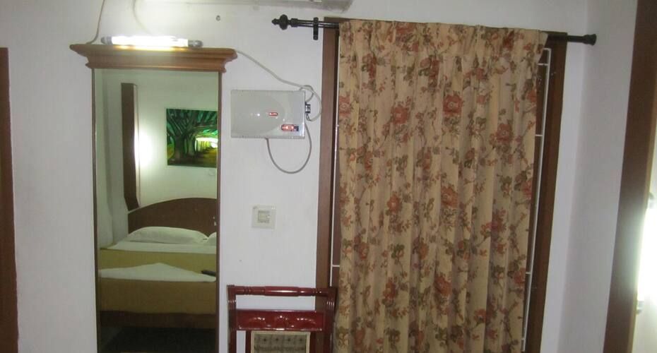 undefined Vijaisurya Hotel's 10