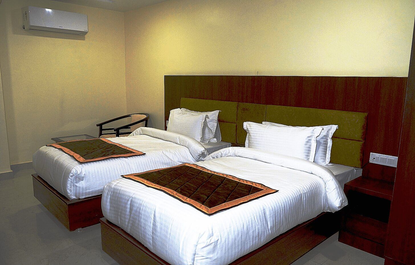 Luxury Suite