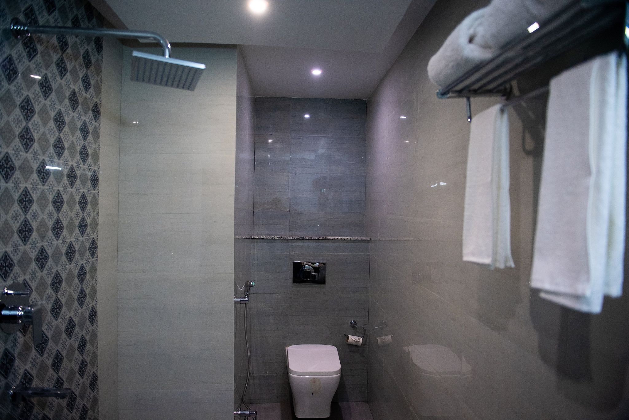 Hotel Shivoy Grand Deluxe Room 7
