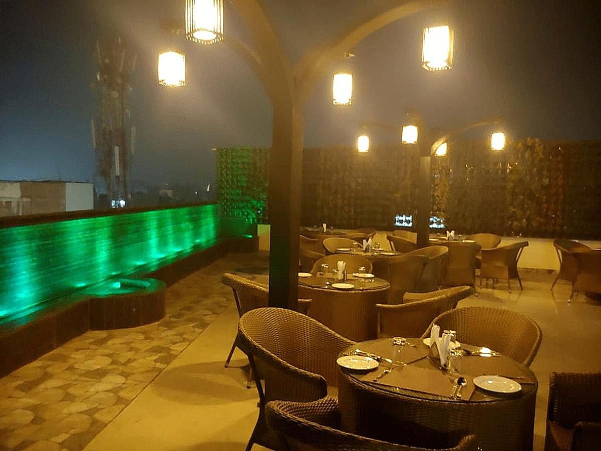 Food & Dining