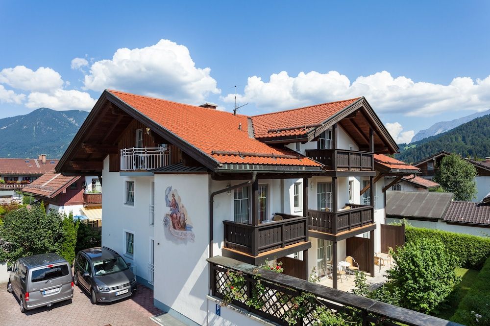 undefined Hotel Rheinischer Hof 2