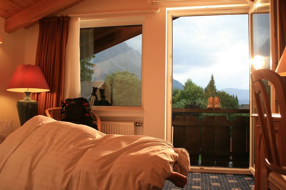 Jumbo Room House Windrose