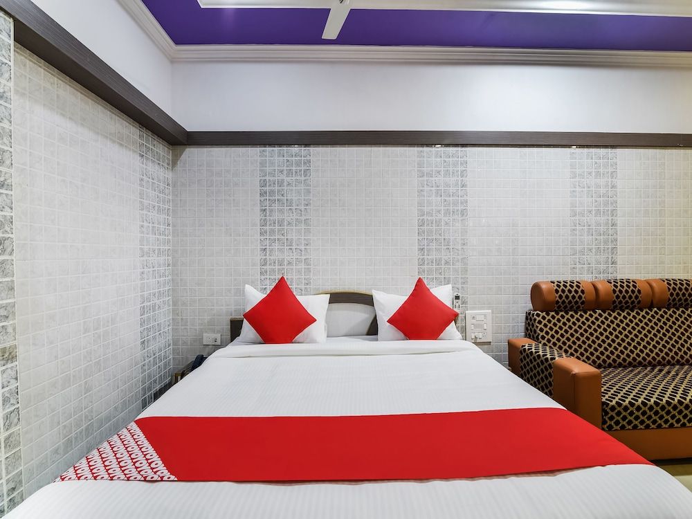 OYO 30545 Hotel Jeevan Park Double or Twin Room 12