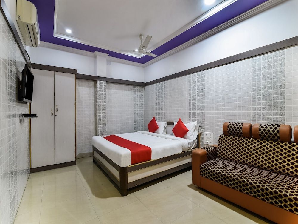 OYO 30545 Hotel Jeevan Park Double or Twin Room 21