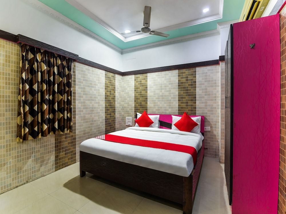 OYO 30545 Hotel Jeevan Park Double or Twin Room 11