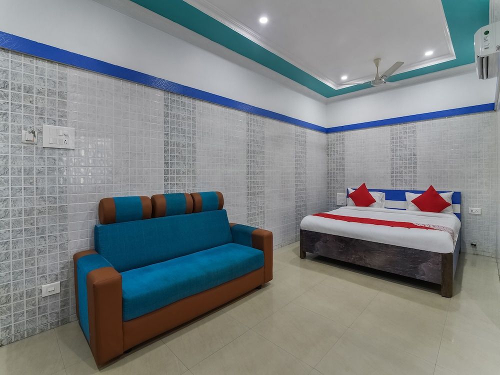OYO 30545 Hotel Jeevan Park Double or Twin Room 18