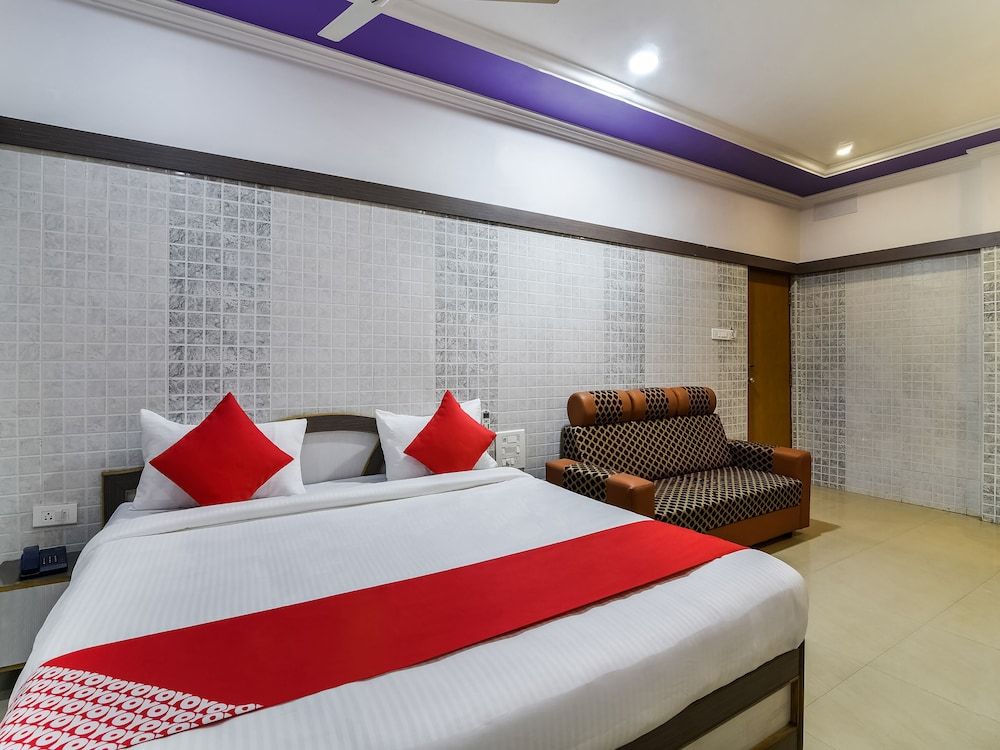 OYO 30545 Hotel Jeevan Park Double or Twin Room 13
