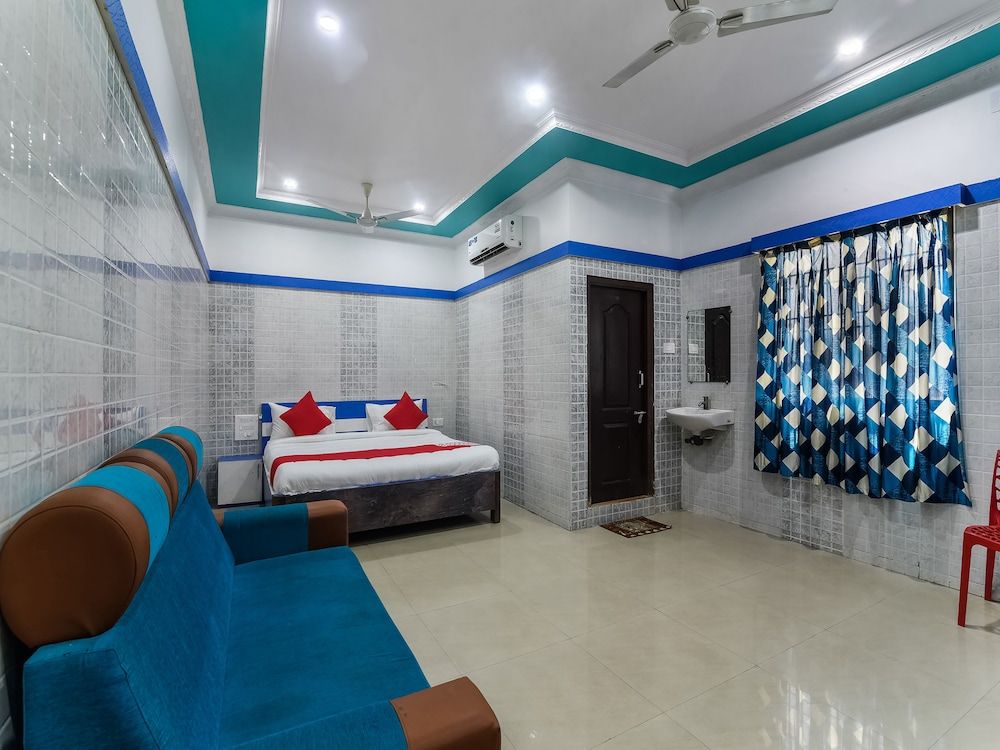 OYO 30545 Hotel Jeevan Park Double or Twin Room 19