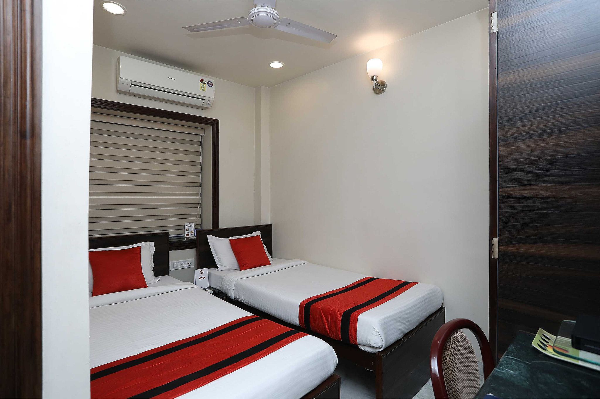 Super Collection O Belgacihia Near Kolkata Railway Station Classic 2