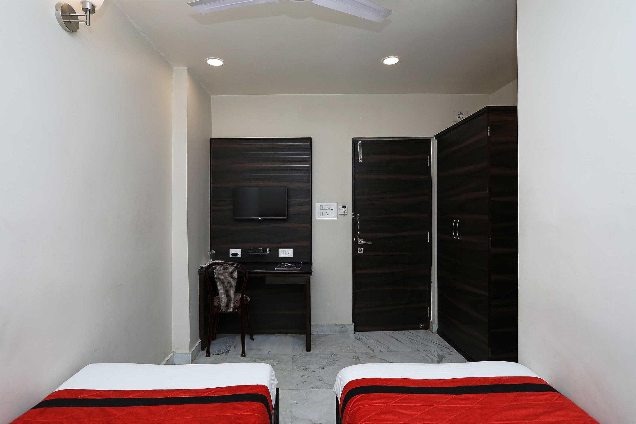 Super Collection O Belgacihia Near Kolkata Railway Station Classic 12