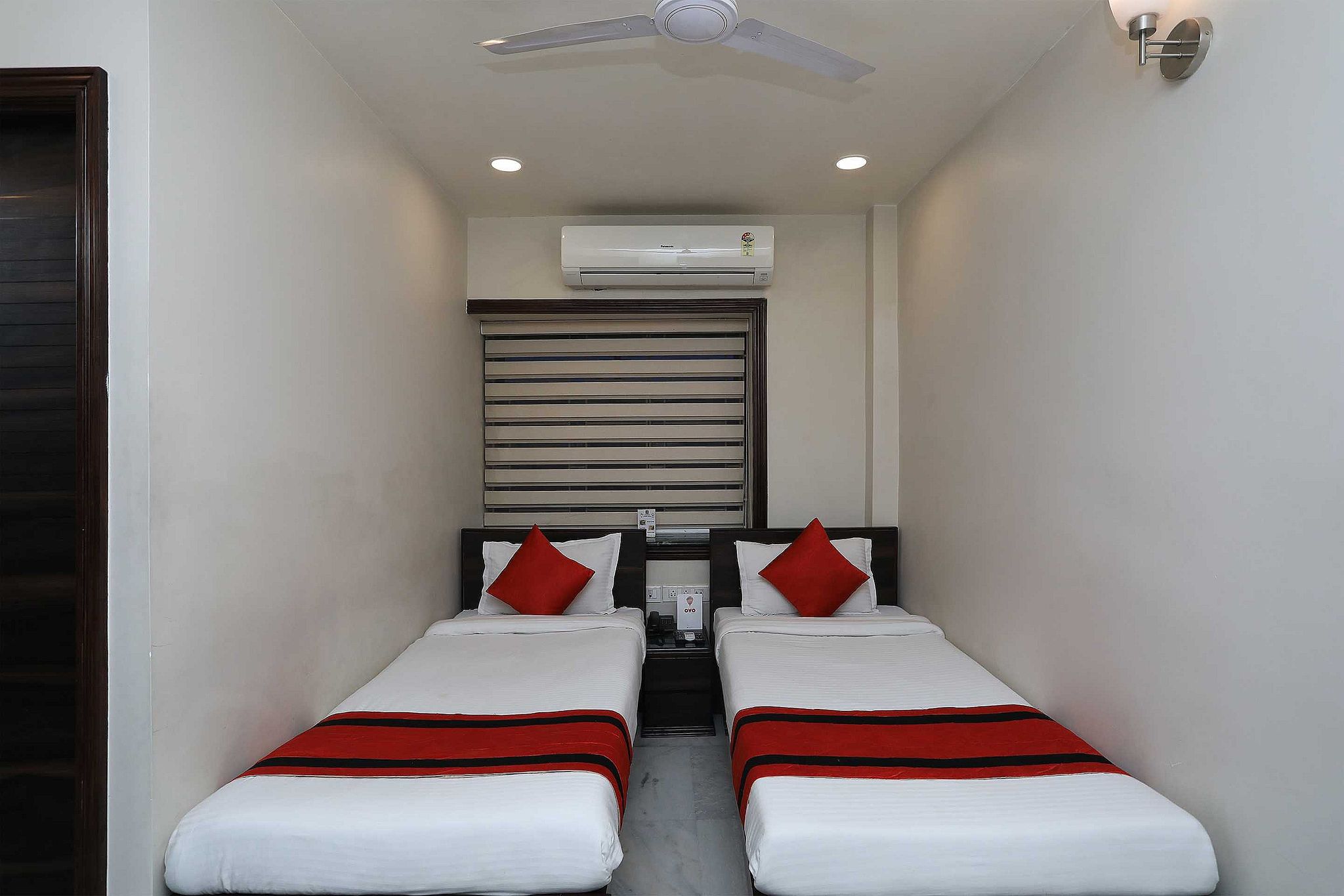 Super Collection O Belgacihia Near Kolkata Railway Station Classic 3